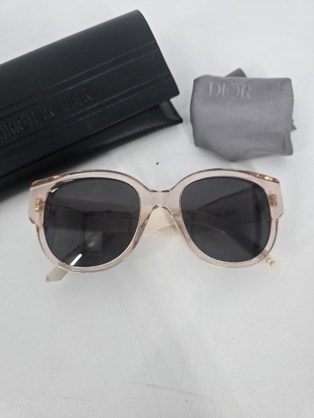 Dior Wildior BU Cat Eye Embossed Sunglasses in Pink with Case and Cloth - Picture 3 of 10